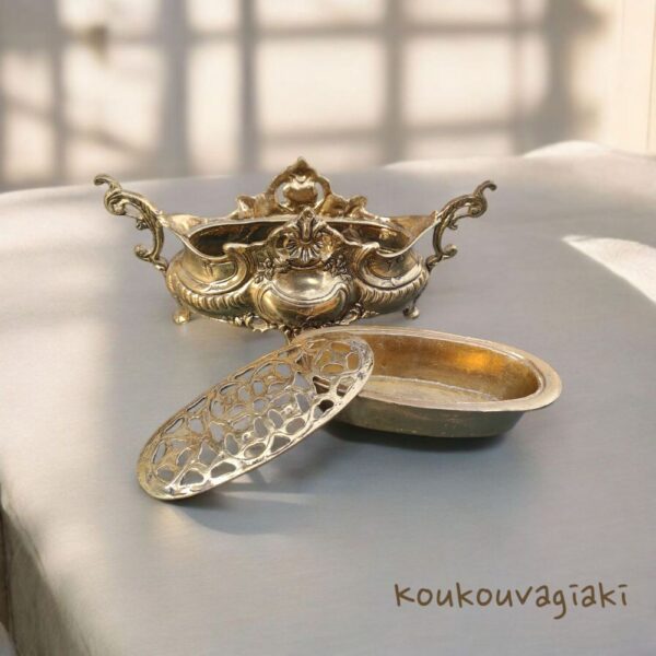 Βronze planter-jardiniere